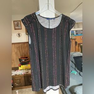 Womens tunic length top.  Apt 9. Size med.  will bundle